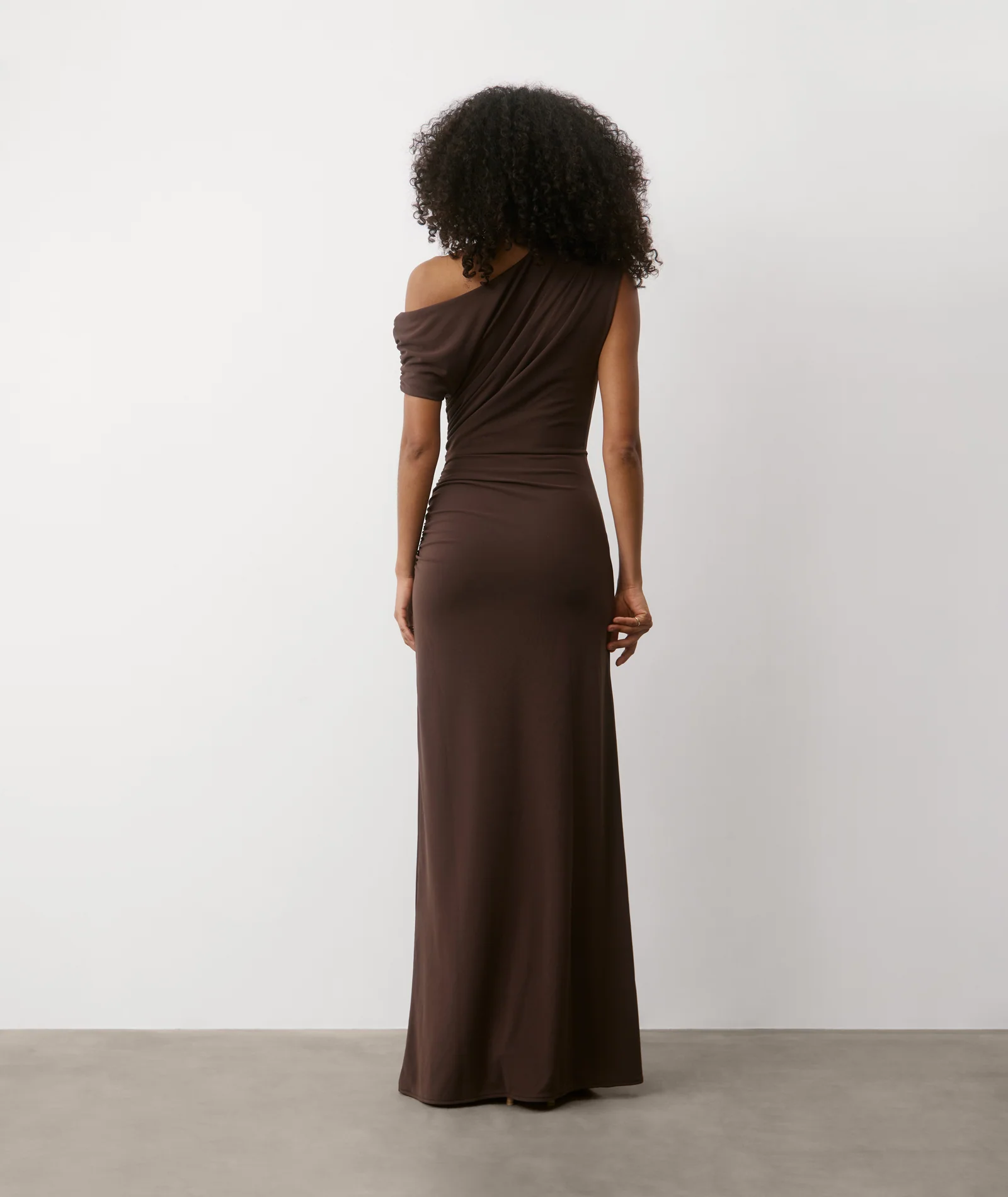 Asymmetric Neck Stretch Sculpt Bridesmaid Dress - Chocolate - Image 5