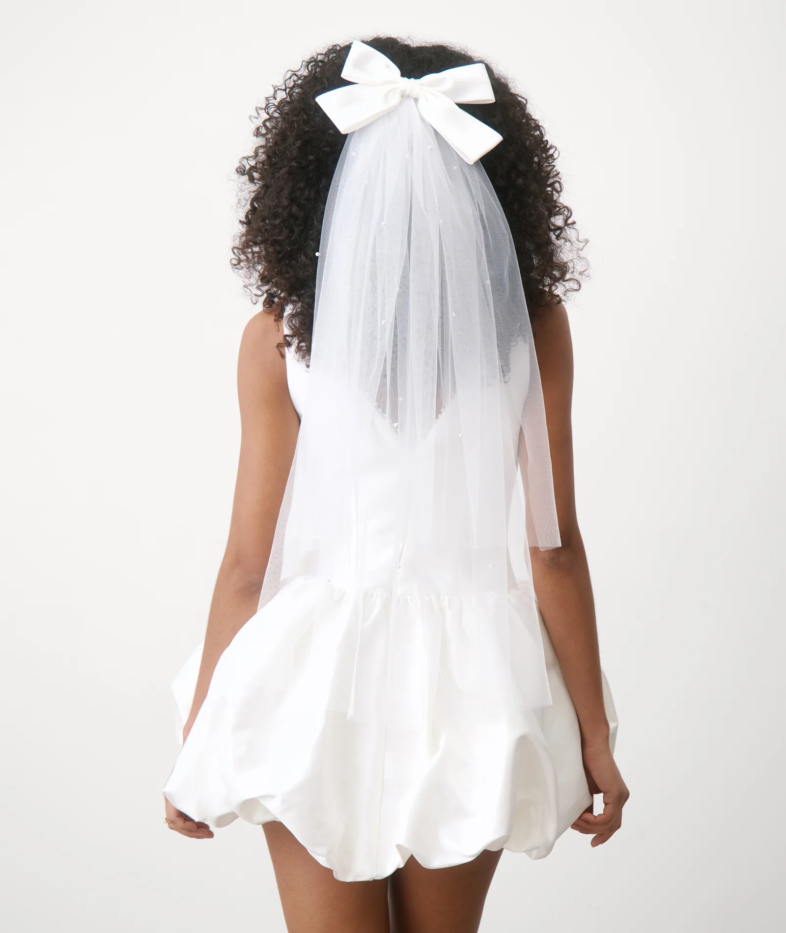 Satin Bow Pearl Veil - White