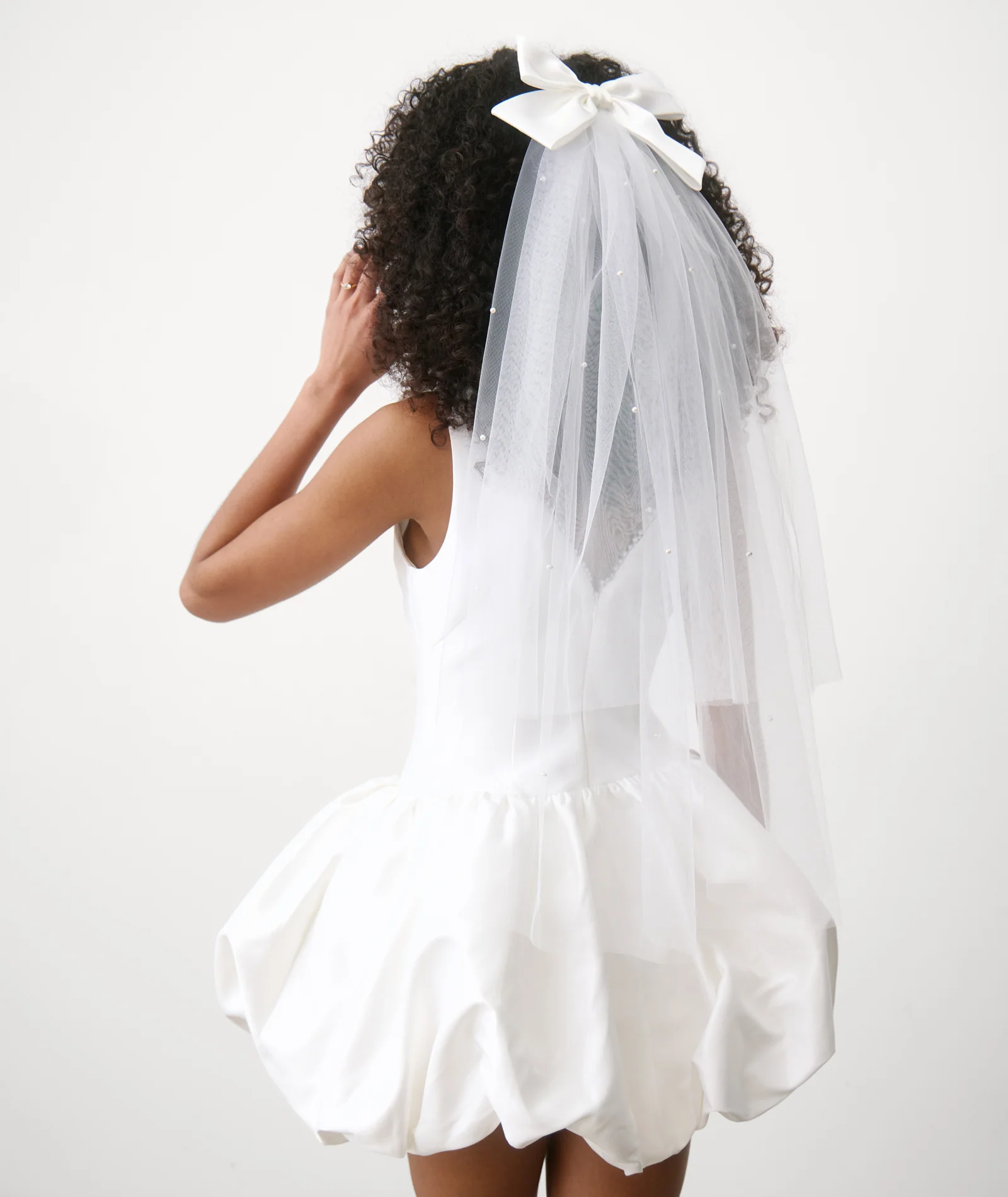 Satin Bow Pearl Veil - White - Image 5